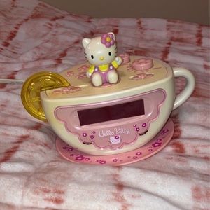 Hello kitty clock